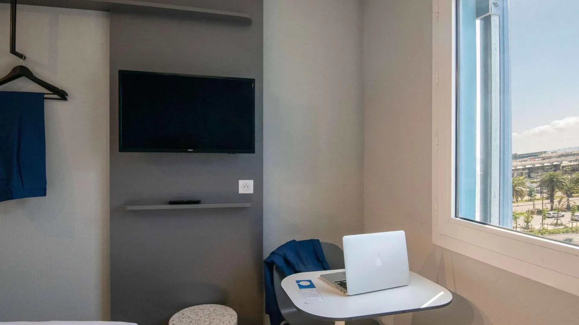 ibis budget Nice Aeroport 2*,